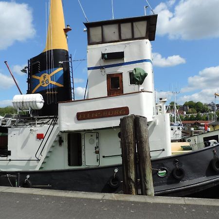 Kapitainskoje Direkt Am Hafen Flensburgs Exterior foto